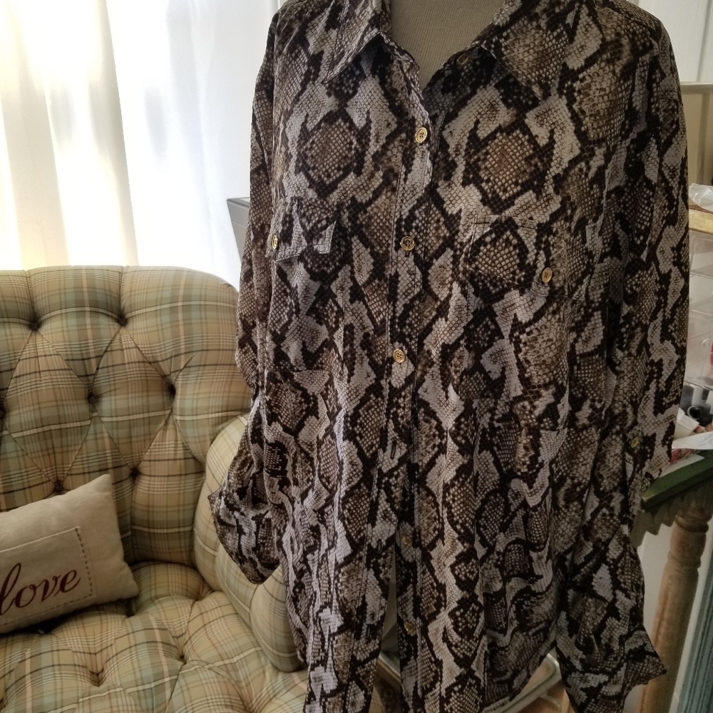 MICHAEL KORS SNAKE SKIN BLOUSE 2X CLASSY